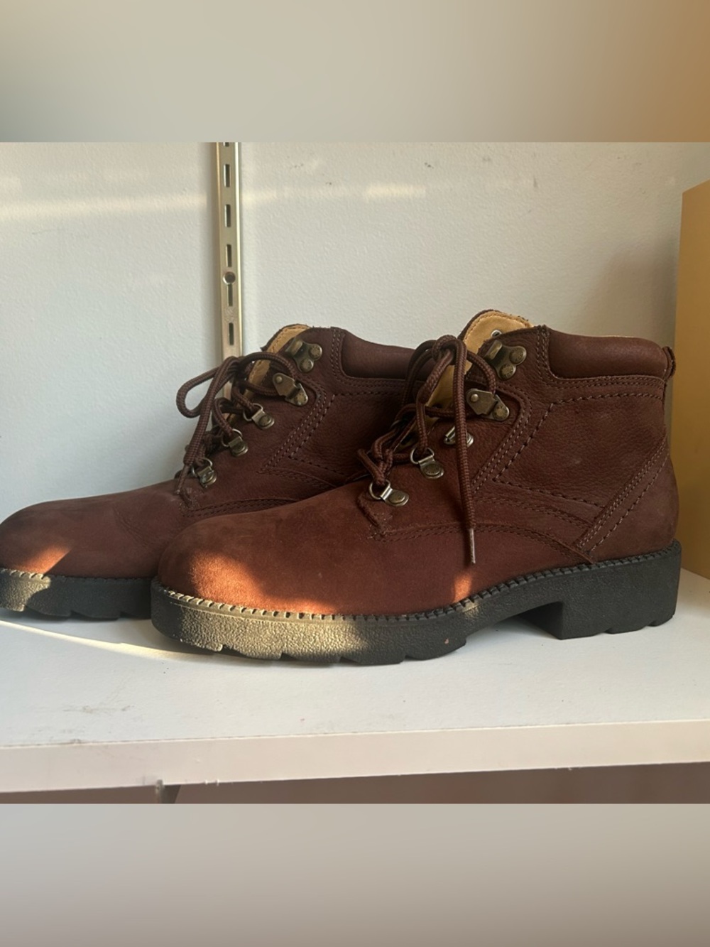 Thom McAn Dark Brown Leather Upper Lace-Up Boots